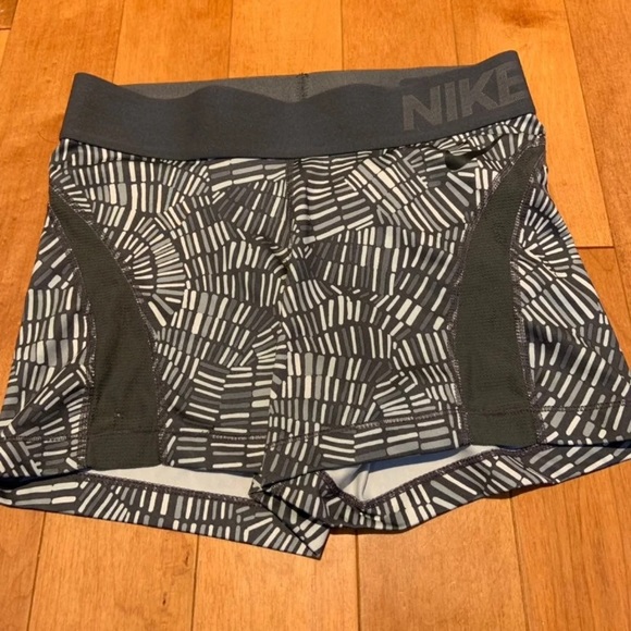 Nike Pro Shorts - Picture 1 of 4